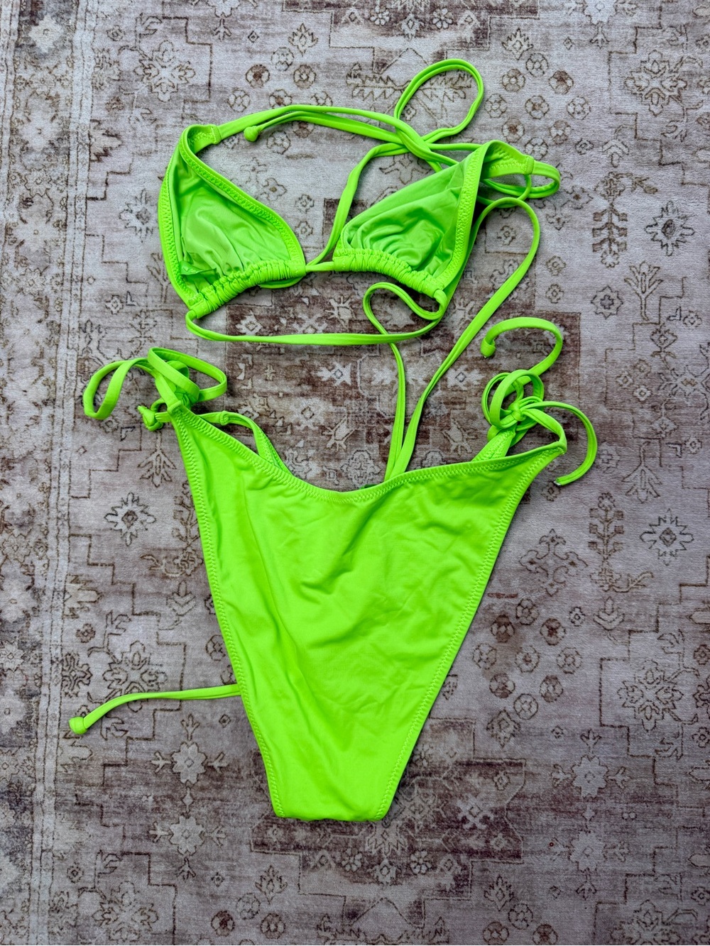 Skims Triangle Bikini Set - Picture 5 of 5